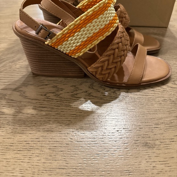 Lucky Brand Lissie Braided WEDGE LIKE SANDAL TAN SUNFLOWER MULTI SIZE 10M - Picture 3 of 7